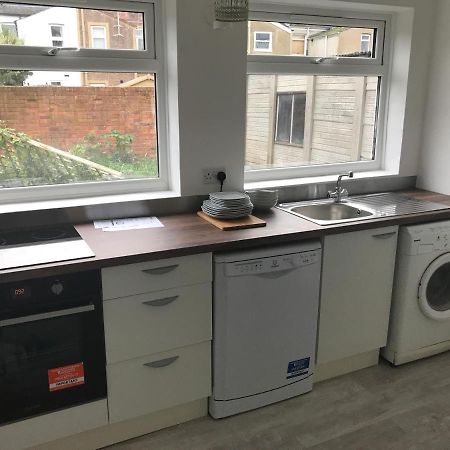 2 Bedroom Garden Apartment Cheltenham Esterno foto