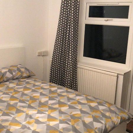 2 Bedroom Garden Apartment Cheltenham Esterno foto